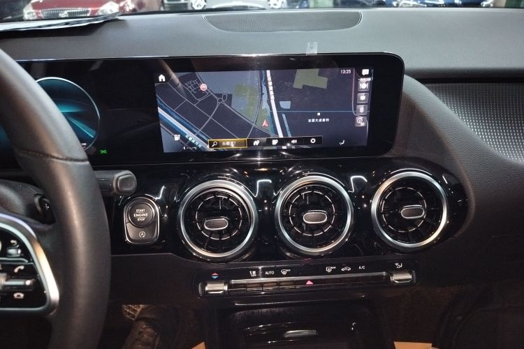 奔驰B级 2022款 改款 B 200 时尚型中控内饰16