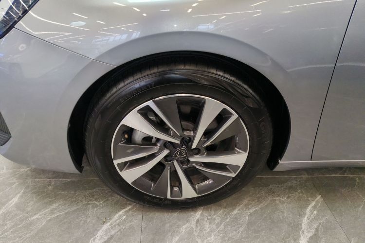 标致408 2024款 360THP 龘龘款 拉图版车身外观6007