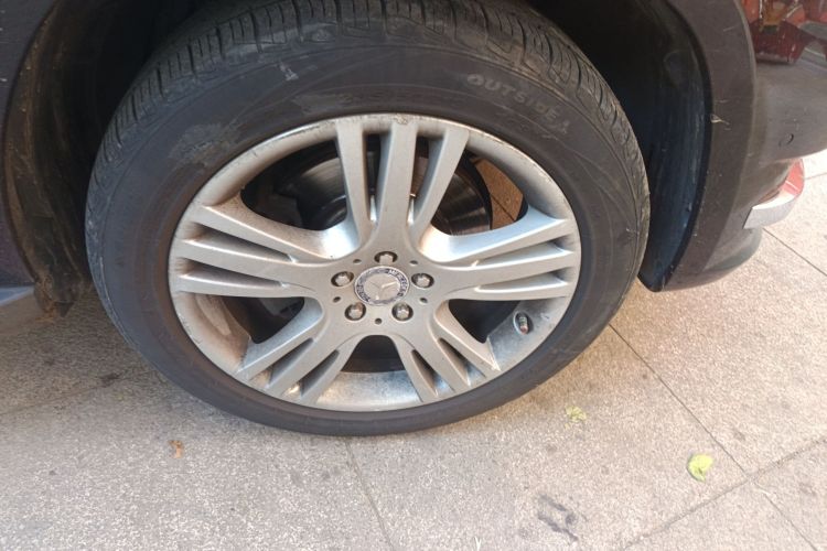 奔驰GLK级 2014款 GLK 260 4MATIC 动感型车身外观10