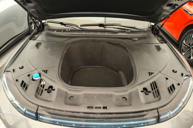 小鹏P7 2020款 670E机舱底盘24