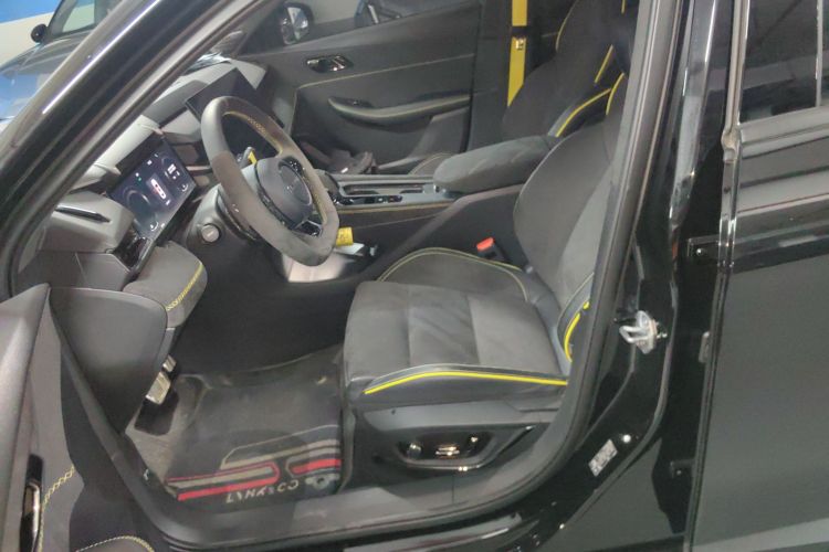 领克03 2025款 03+ 2.0TD 自动性能套装中控内饰19