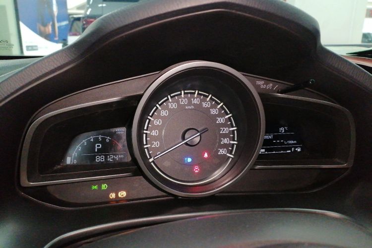 马自达3 昂克赛拉 2019款 云控版 三厢 1.5L 自动豪华型 国V中控内饰14