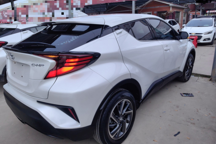 丰田C-HR 2021款 2.0L 豪华版车身外观7