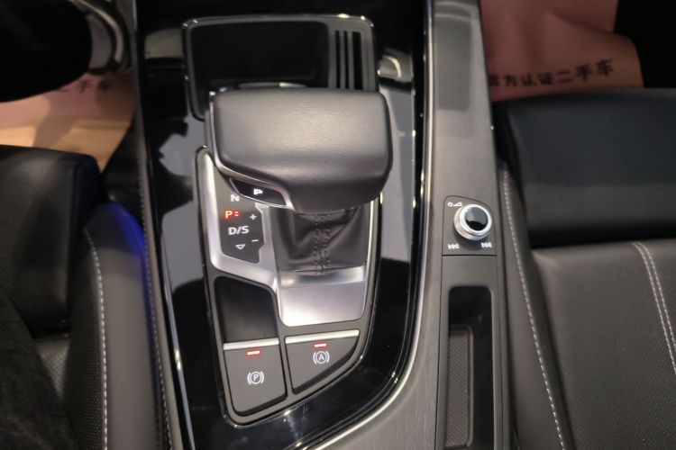 奥迪A4L 2023款 40 TFSI 豪华动感型局部细节18
