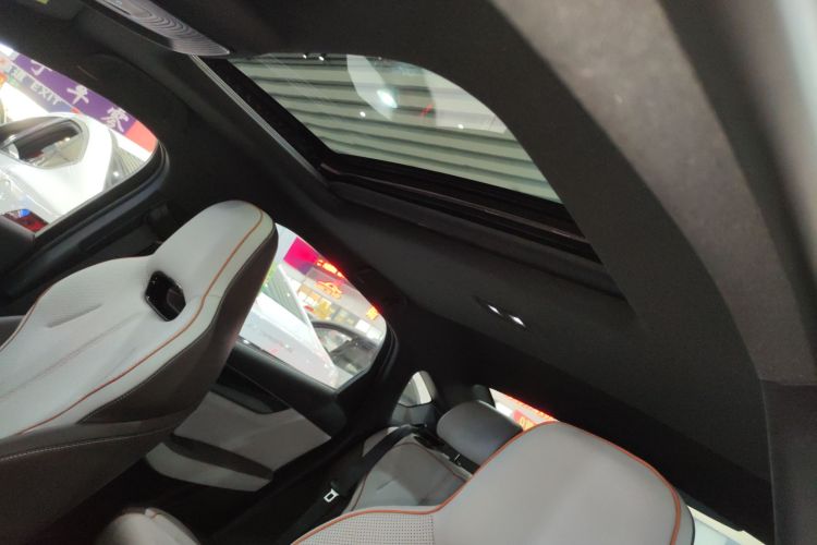 比亚迪 秦PLUS 2024款 荣耀版 DM-i 120KM领先型中控内饰22