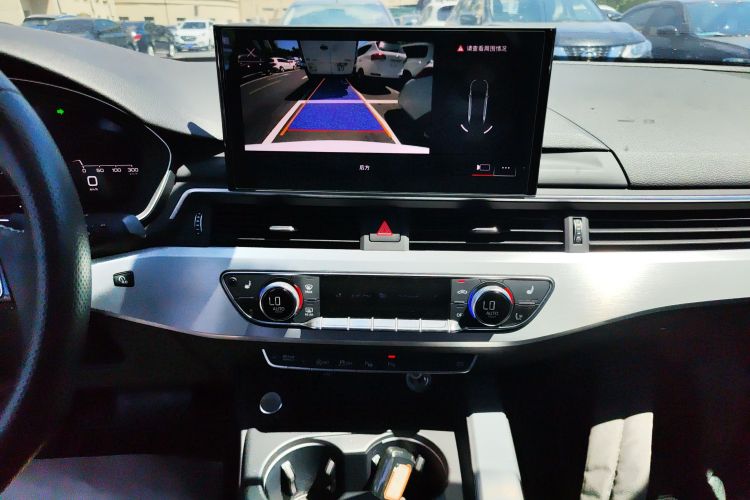 奥迪A4L 2020款 40 TFSI 豪华动感型中控内饰16