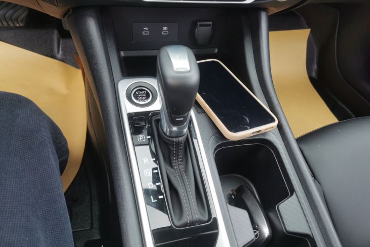 日产 轩逸 2023款 1.6L CVT悦享版中控内饰18