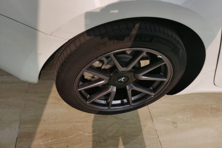 特斯拉 Model 3 2022款 后轮驱动版车身外观6008