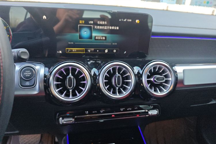 奔驰GLB 2023款 GLB 220 动感型中控内饰16