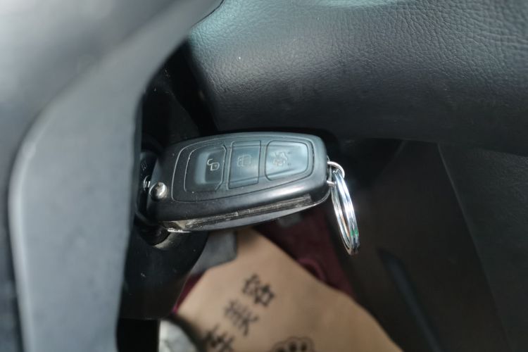 福特 福克斯 2012款 三厢 1.6L 自动风尚型中控内饰11