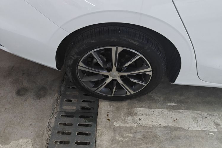 吉利汽车 帝豪 2022款 第4代 1.5L CVT尊贵型车身外观6008