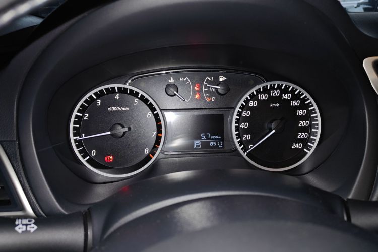 日产 轩逸 2024款 经典 1.6XE CVT舒适版中控内饰14