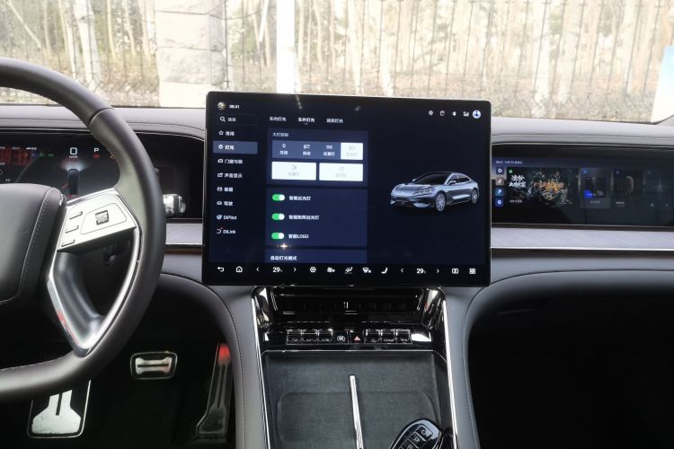 腾势Z9 2024款 1100km 四驱Ultra版中控内饰16