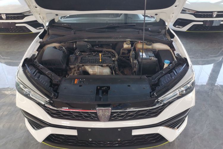 荣威i5 2021款 1.5L CVT铂金版机舱底盘24