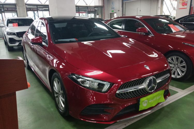 奔驰A级 2020款 改款 A 200 L 运动轿车时尚型车身外观3