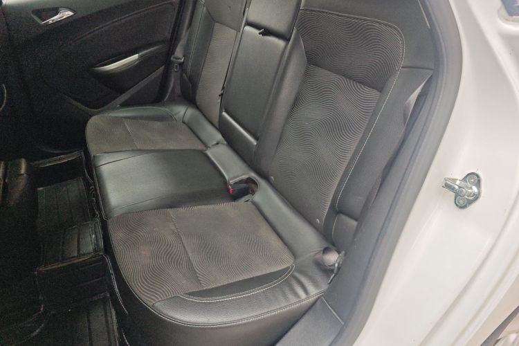 别克 英朗 2014款 XT 1.6L 自动时尚版中控内饰21