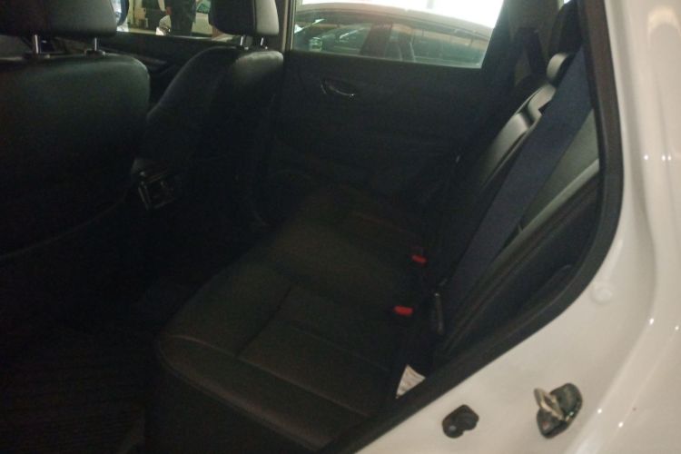 日产 奇骏 2020款 2.0L XL Premium CVT 2WD智联尊享版中控内饰21