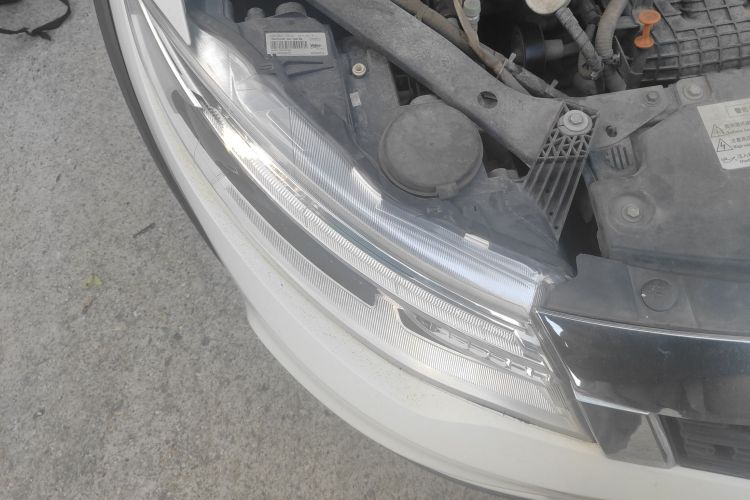 观致3 2016款 都市SUV 1.6T 自动致悦型车身外观8