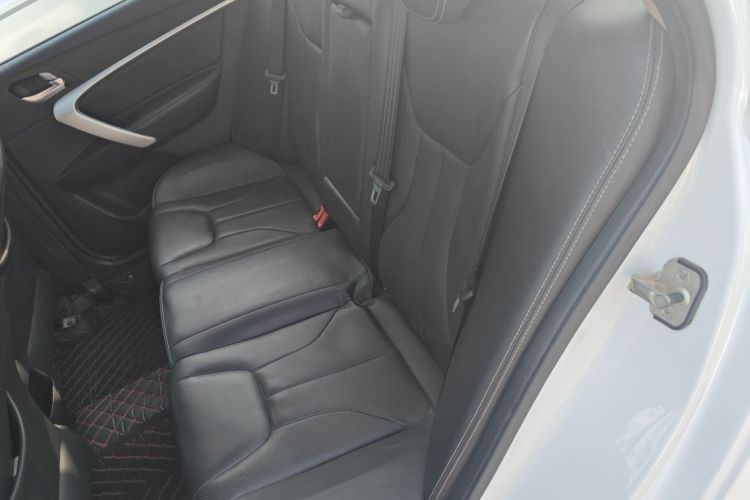 吉利汽车 帝豪 2017款 三厢百万款 1.5L 手动向上版中控内饰21