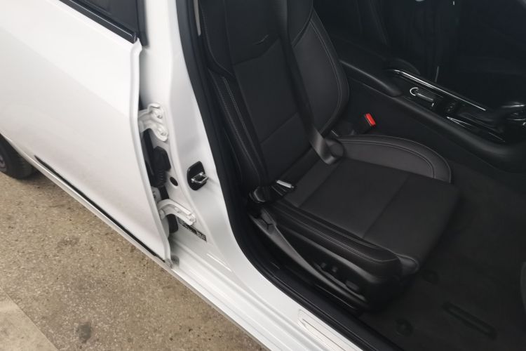 凯迪拉克ATS-L 2016款 28T 时尚型中控内饰41