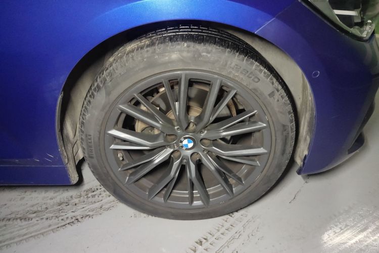 宝马3系 2020款 325Li M运动曜夜套装车身外观10