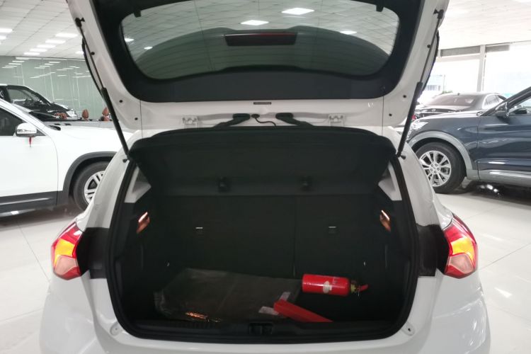 福特 福克斯 2020款 两厢 EcoBoost 180 自动锋潮型机舱底盘23