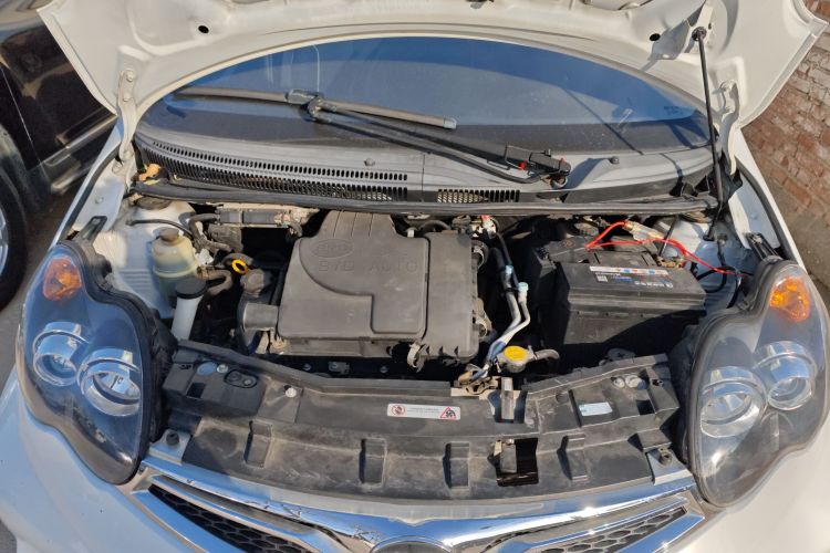 比亚迪F0 2015款 1.0L AMT 铉酷型机舱底盘24