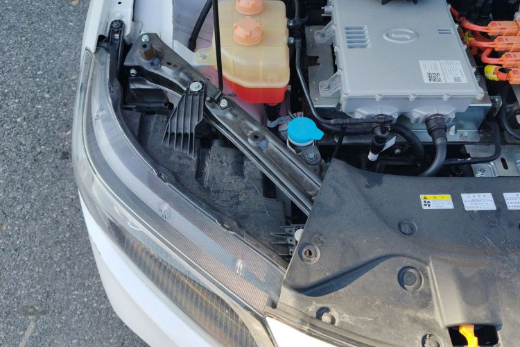 埃安 AION S 2019款 炫 530机舱底盘25