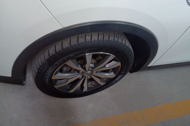 广汽传祺 传祺GS3 2019款 235T 手动精英版车身外观6007