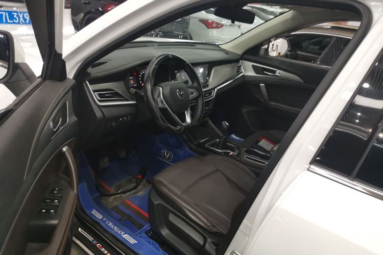 长安CS35PLUS 2019款 1.6L 手动酷联版中控内饰20