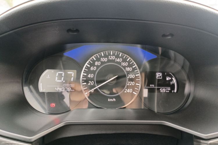 启辰D60 2021款 PLUS 1.6L XL CVT悦领版中控内饰14