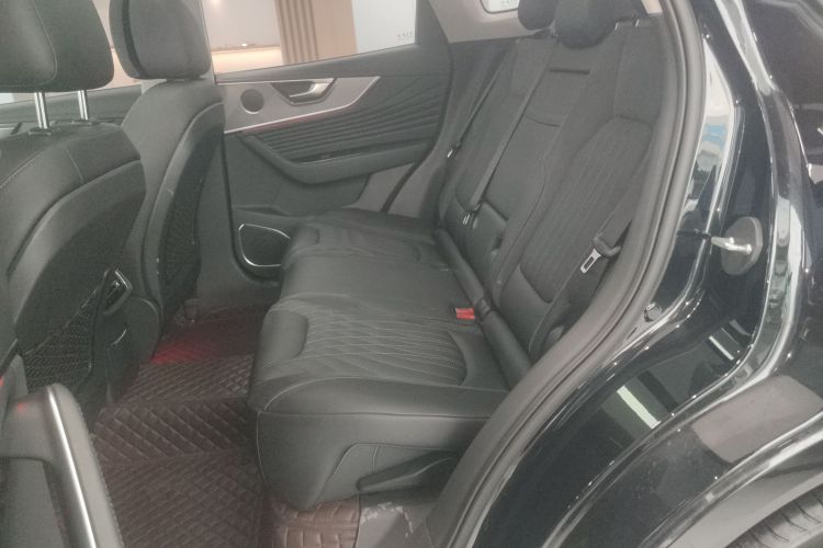 红旗HS5 2023款 2.0T 旗享Pro版中控内饰7004