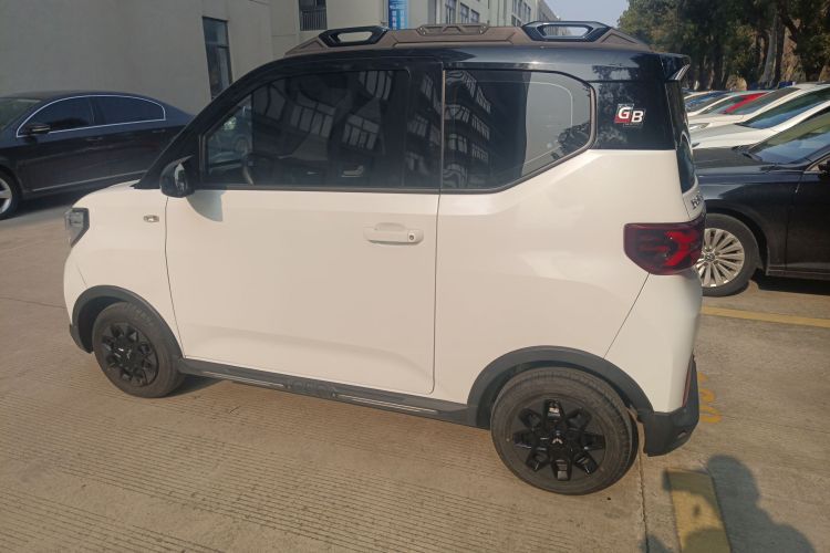 五菱汽车 宏光MINIEV 2022款 GAMEBOY 200km 玩咖款 磷酸铁锂车身外观4