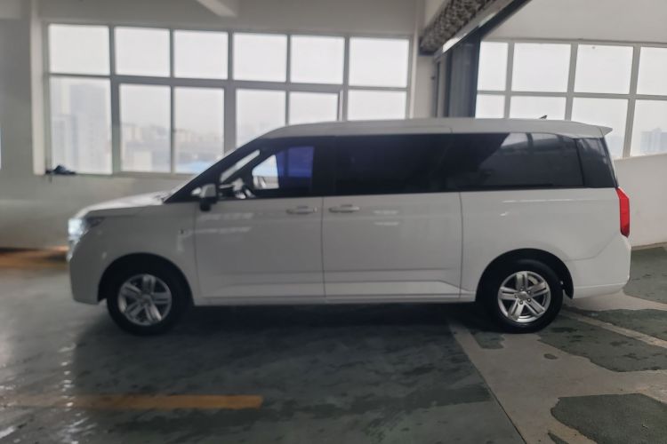 五菱汽车 五菱征程 2021款 1.5T 手动豪华型车身外观4