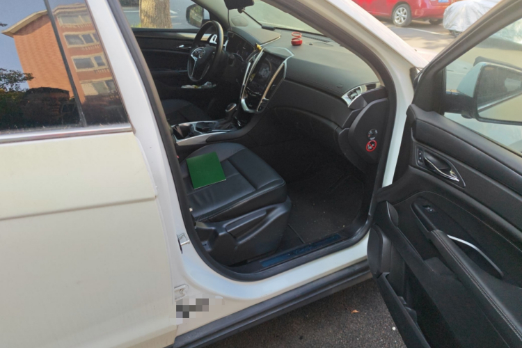 凯迪拉克SRX 2015款 3.0L 舒适型局部细节9005