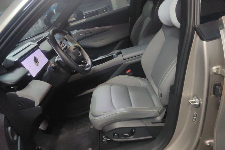 领克08 EM-P 2025款 120km 长续航Halo中控内饰19