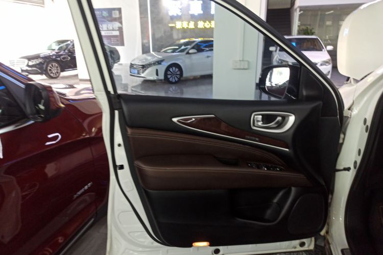 英菲尼迪QX60(进口) 2020款 2.5 S/C Hybrid 两驱卓越版中控内饰7007