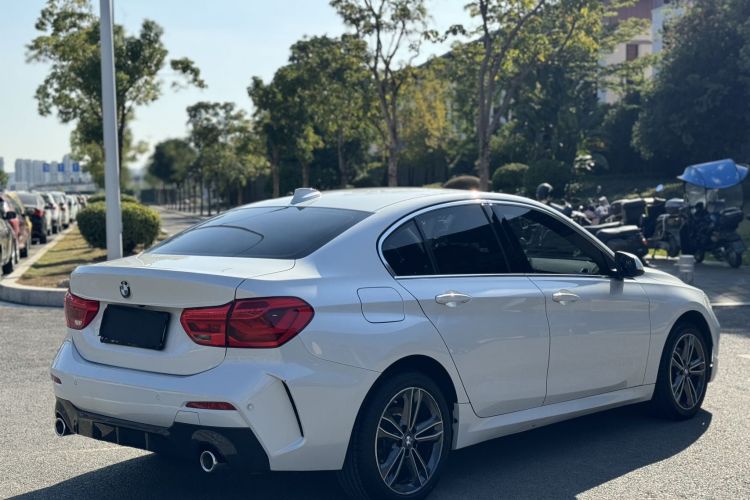 宝马1系 2021款 改款 120i M运动版车身外观7