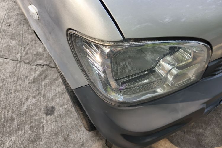 五菱汽车 五菱之光 2023款 1.5L 实用型 5/7座车身外观8