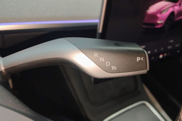 特斯拉 Model Y 2023款 后轮驱动版中控内饰18