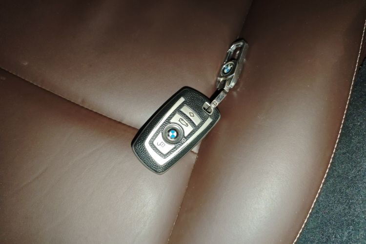 宝马5系 2014款 525Li 豪华设计套装中控内饰11