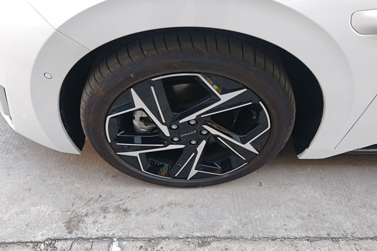 领克07 2024款 EM-P 126长续航 Ultra车身外观6007