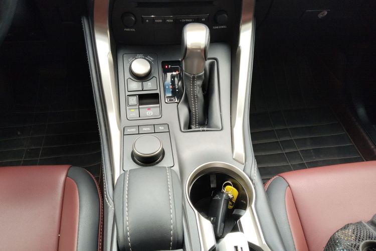 雷克萨斯NX 2015款 200t 全驱 锋尚版局部细节18