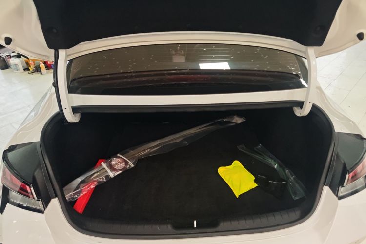 现代 伊兰特 2022款 1.5L CVT LUX尊贵版局部细节23