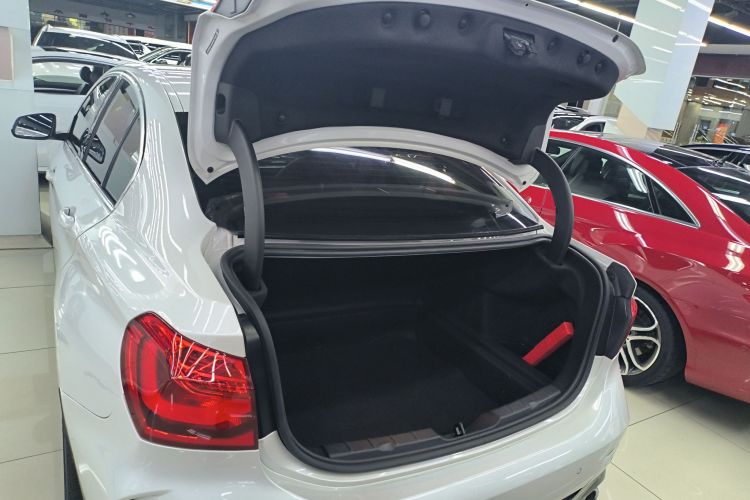 宝马1系 2023款 120i M运动版中控内饰23