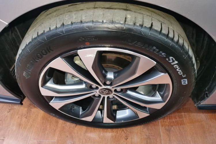 丰田 格瑞维亚 2022款 2.5L混动 尊爵版车身外观6007