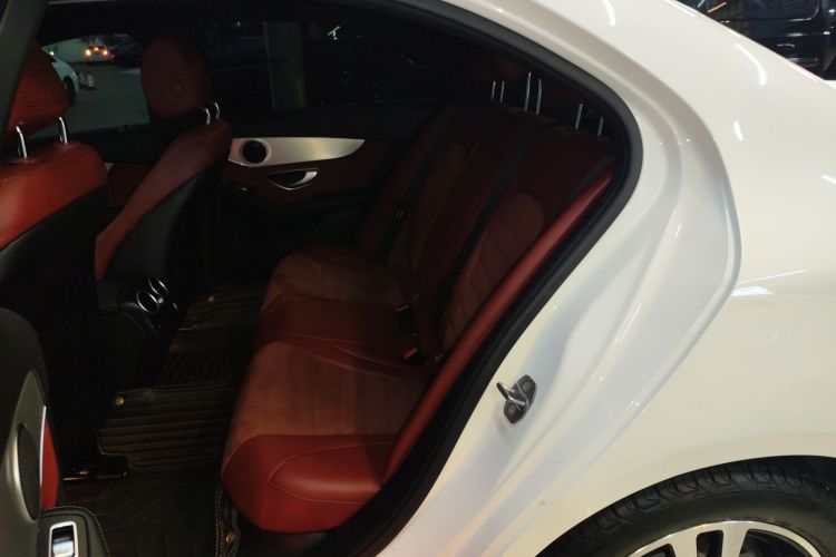 奔驰C级 2019款 C 260 运动版中控内饰21