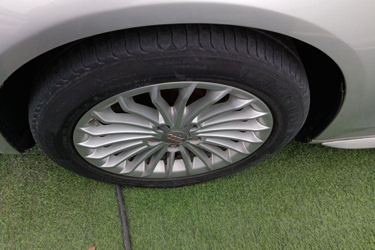 奥迪A4L 2015款 35 TFSI 自动舒适型车身外观35