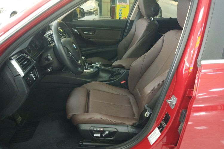 宝马3系 2019款 320Li 时尚型中控内饰19