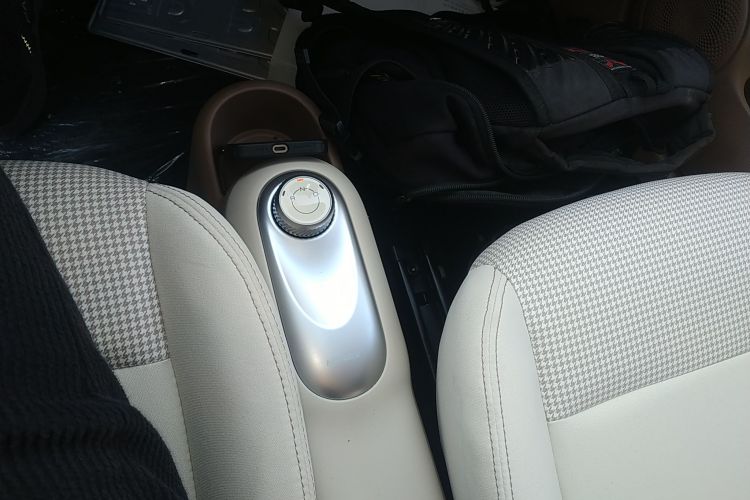 五菱汽车 宏光MINIEV 2025款 四门版 进阶款中控内饰18